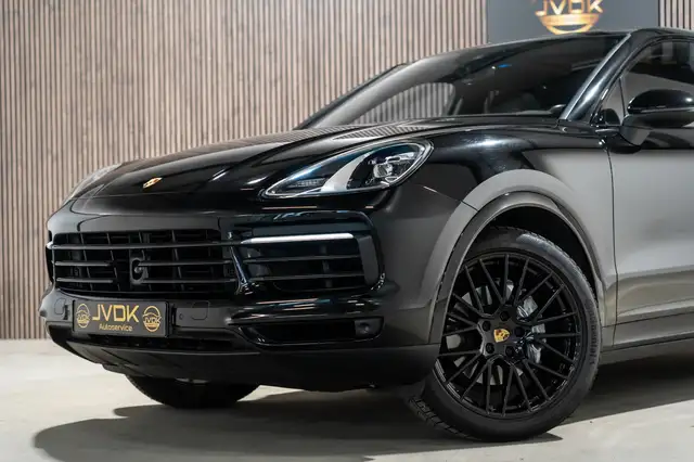 Porsche Cayenne view 2