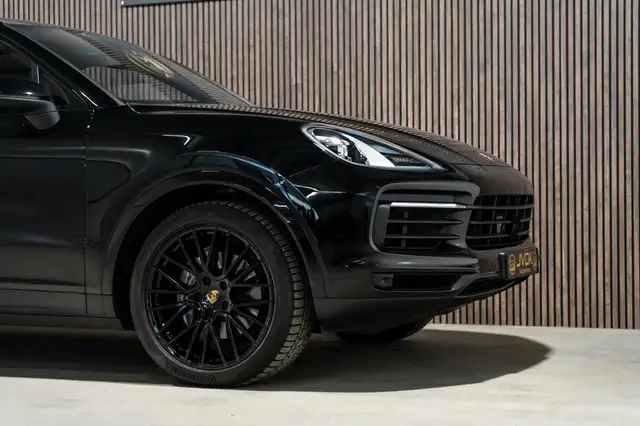 Porsche Cayenne view 6