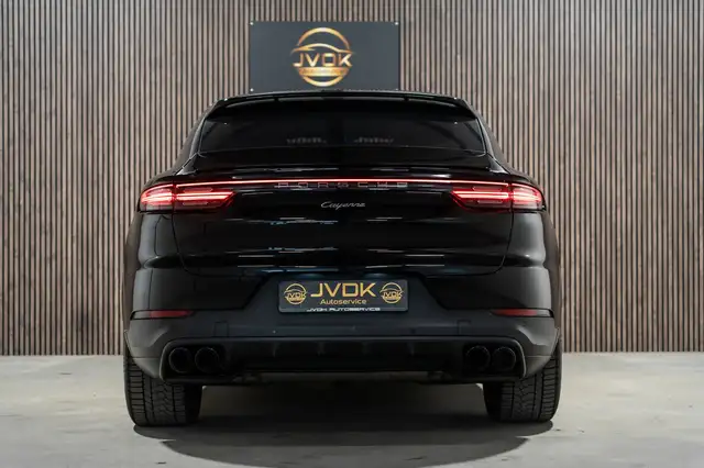 Porsche Cayenne view 10