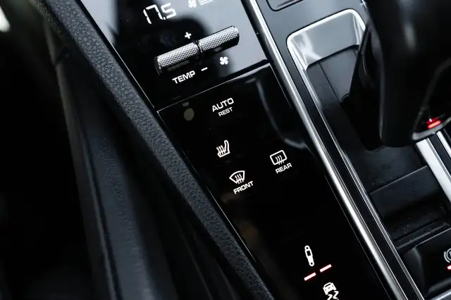 Porsche Cayenne view 19