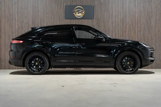 Porsche Cayenne view 8