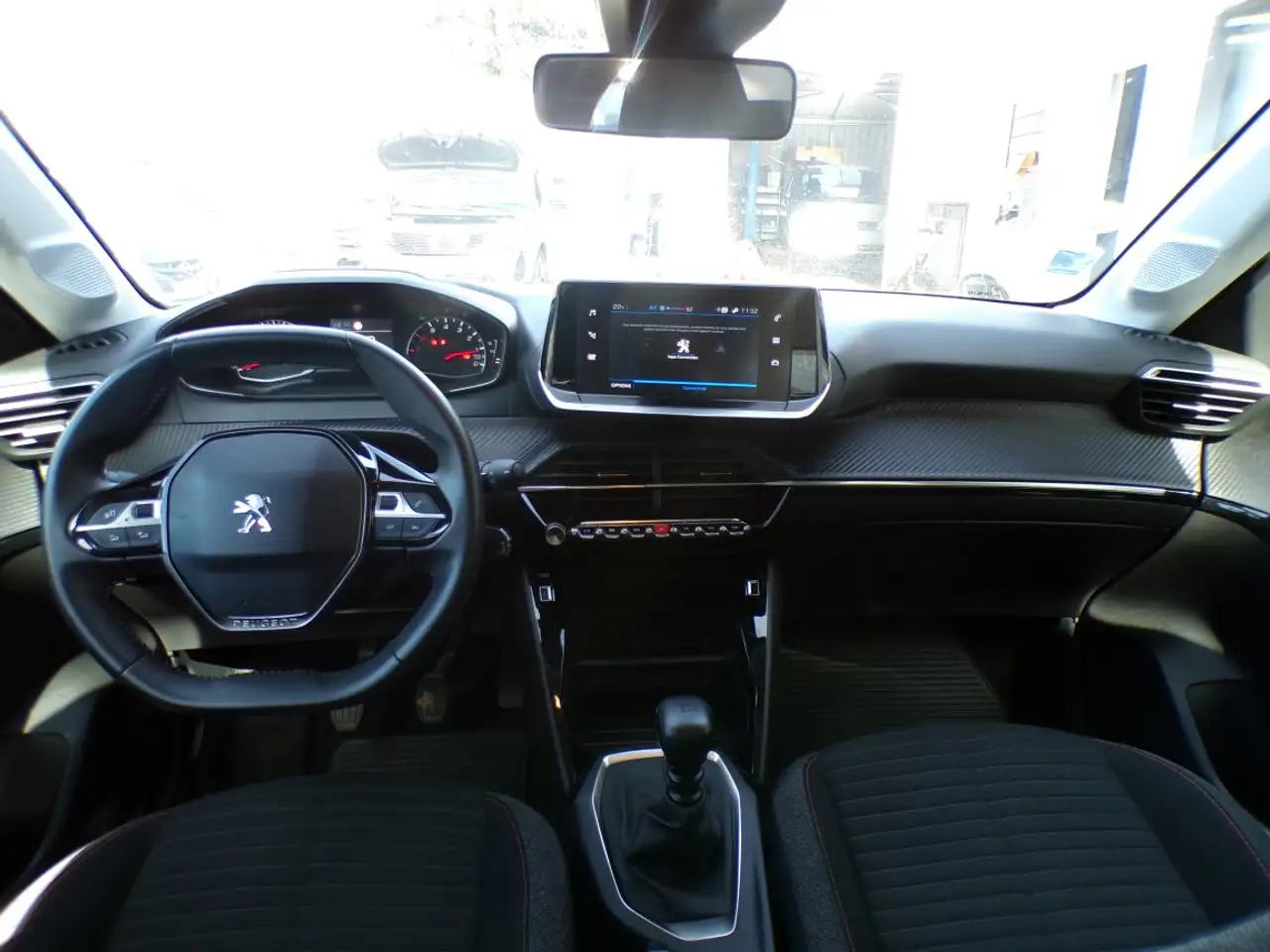 Peugeot 208 208 — photo 15