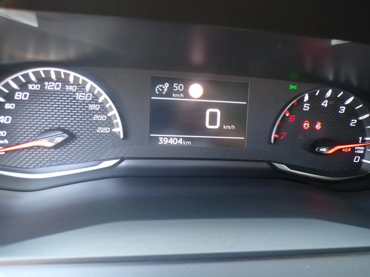 Peugeot 208 208 — photo 16