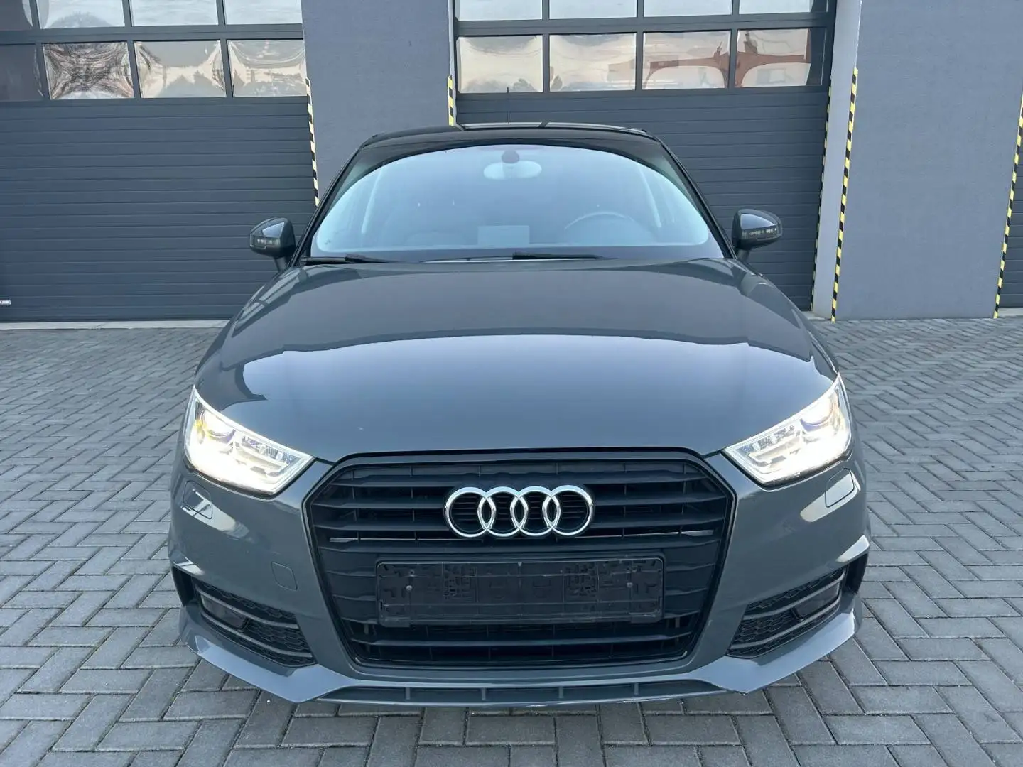 Audi A1 A1 1.4 TFSI Sportback Grau - 2