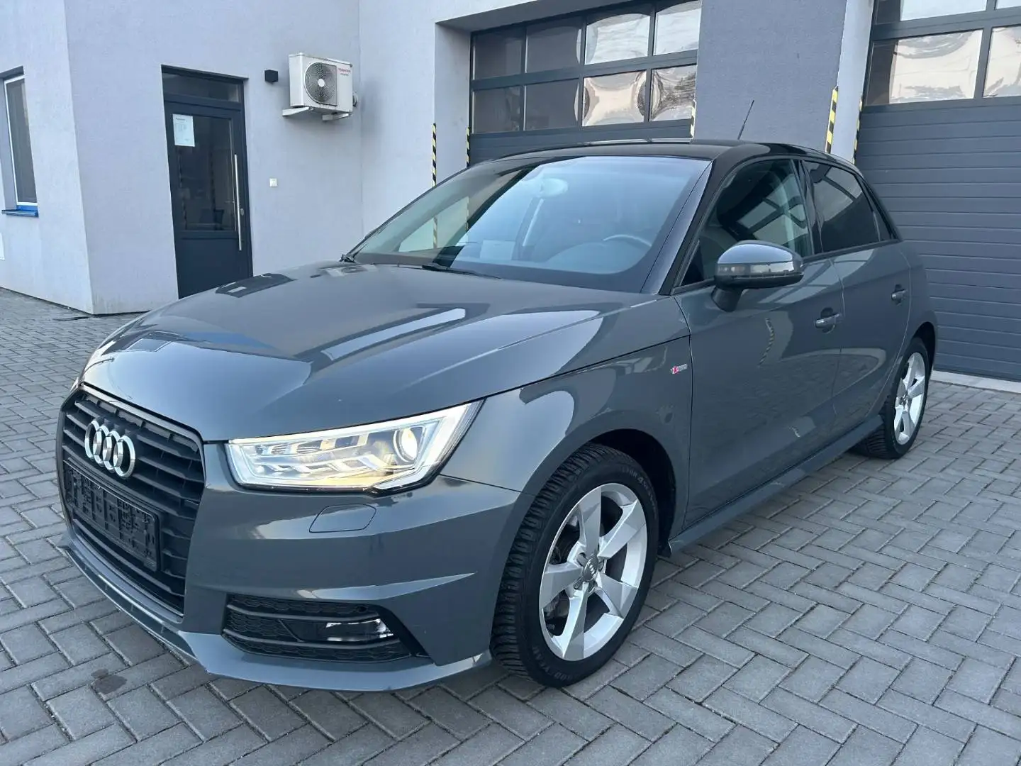 Audi A1 A1 1.4 TFSI Sportback Grau - 1