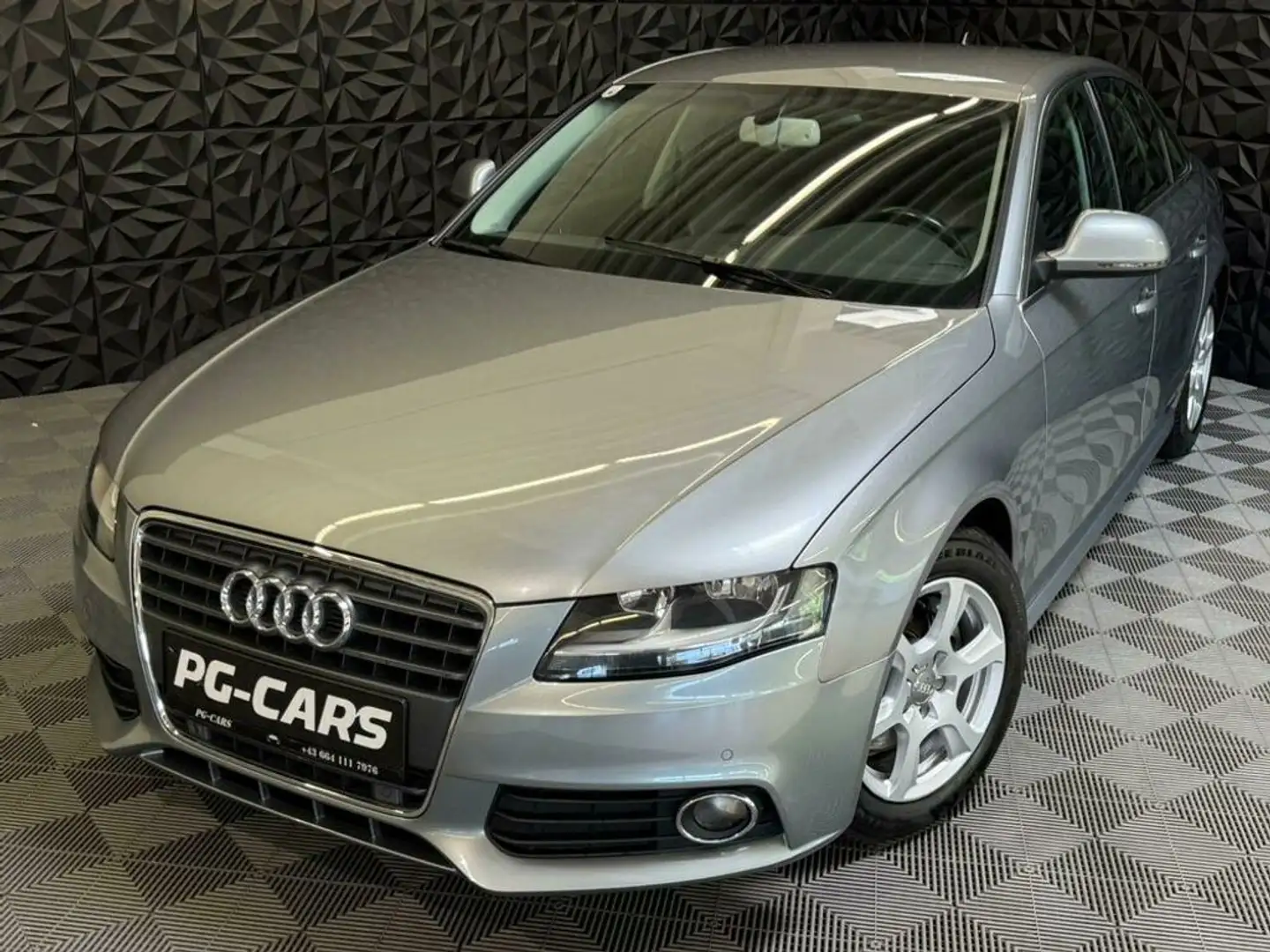 Audi A4 1.8 TFSI Limousine Сірий - 1