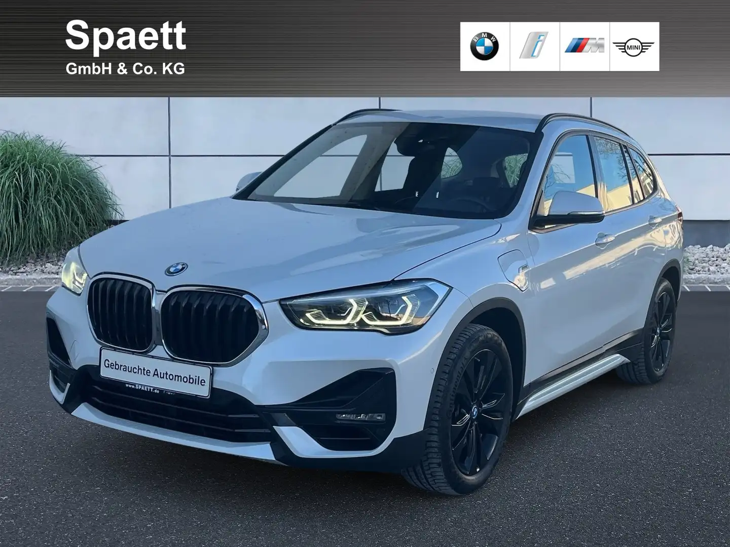 BMW X1 xDrive25e Sport Line LED RFK Navi AHK Weiß - 1