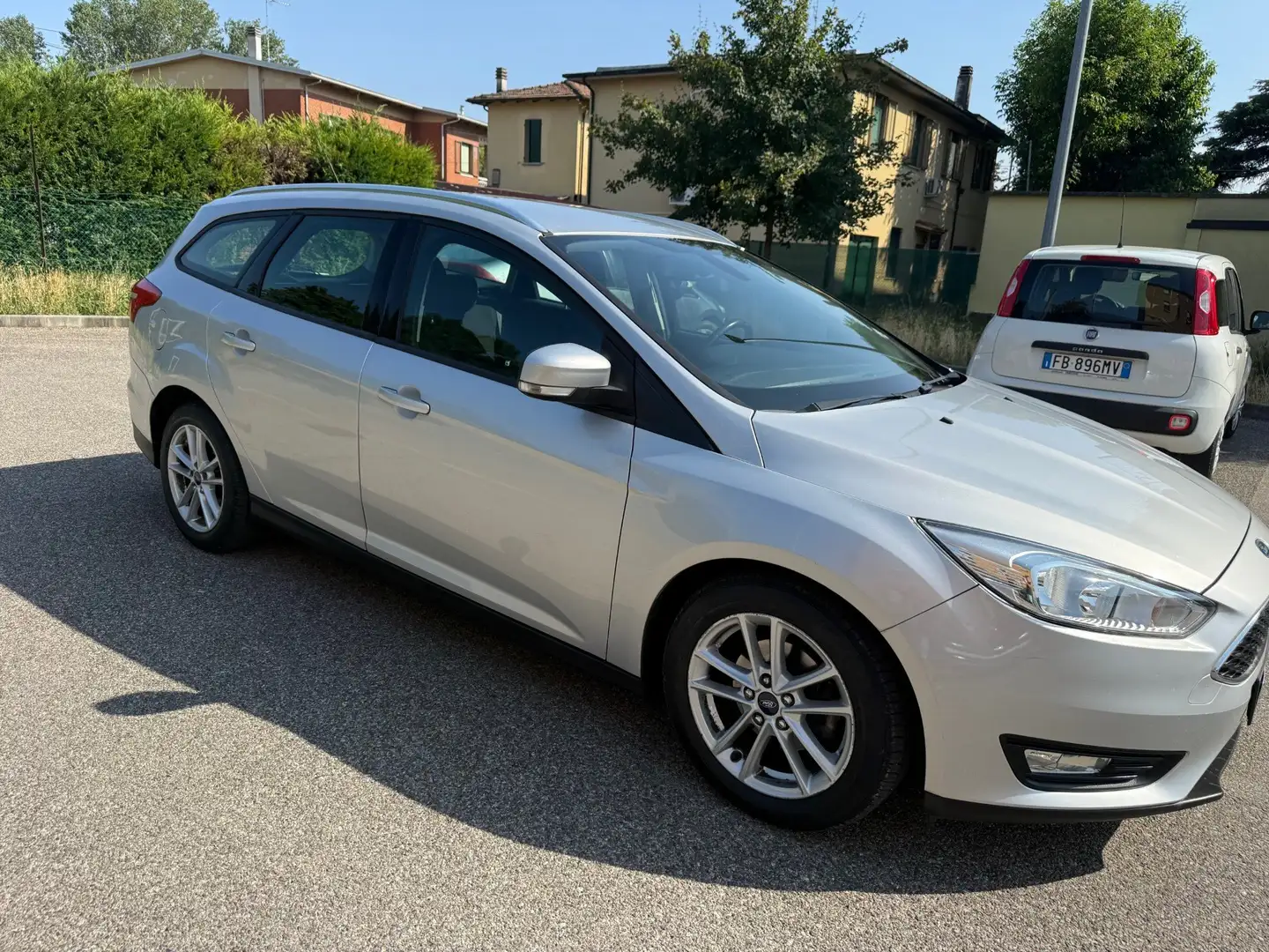 Ford Focus SW 1.5 tdci - NAV. - 12 MESI DI GARANZIA - Silver - 2