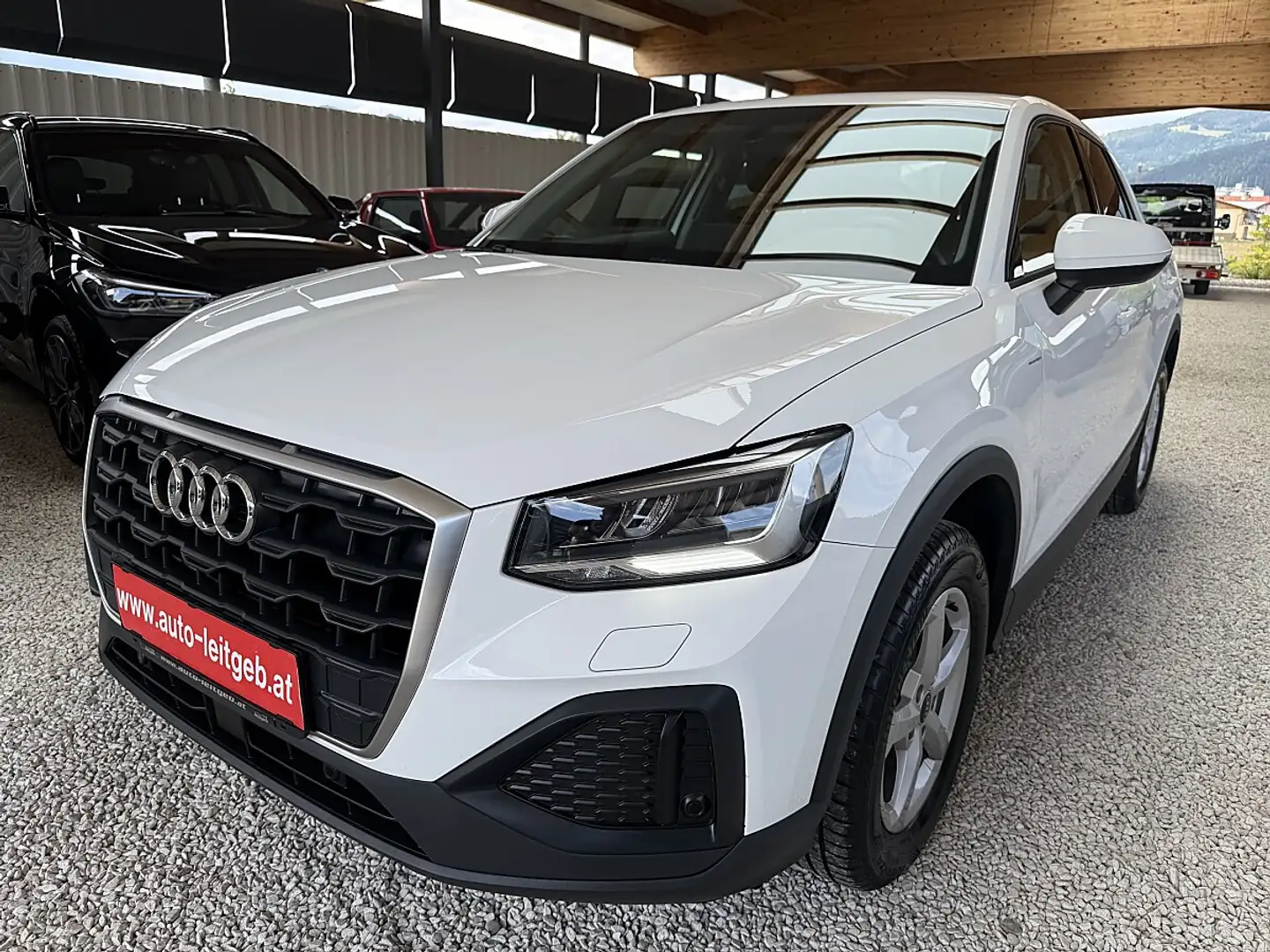 Audi Q2 30 TFSI intense Weiß - 1