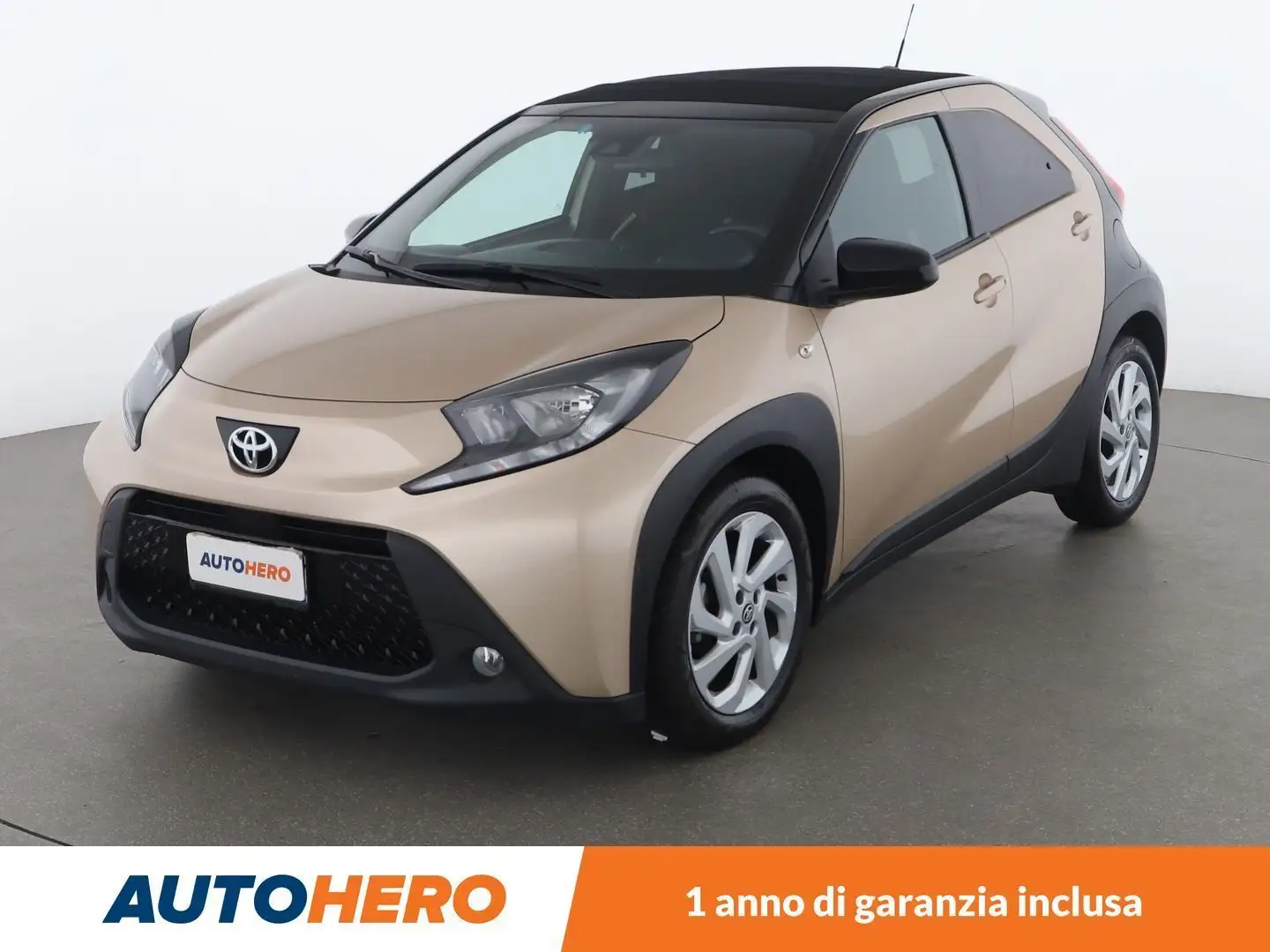 Toyota Aygo X 1.0 Trend Air 72 CV Beige - 1