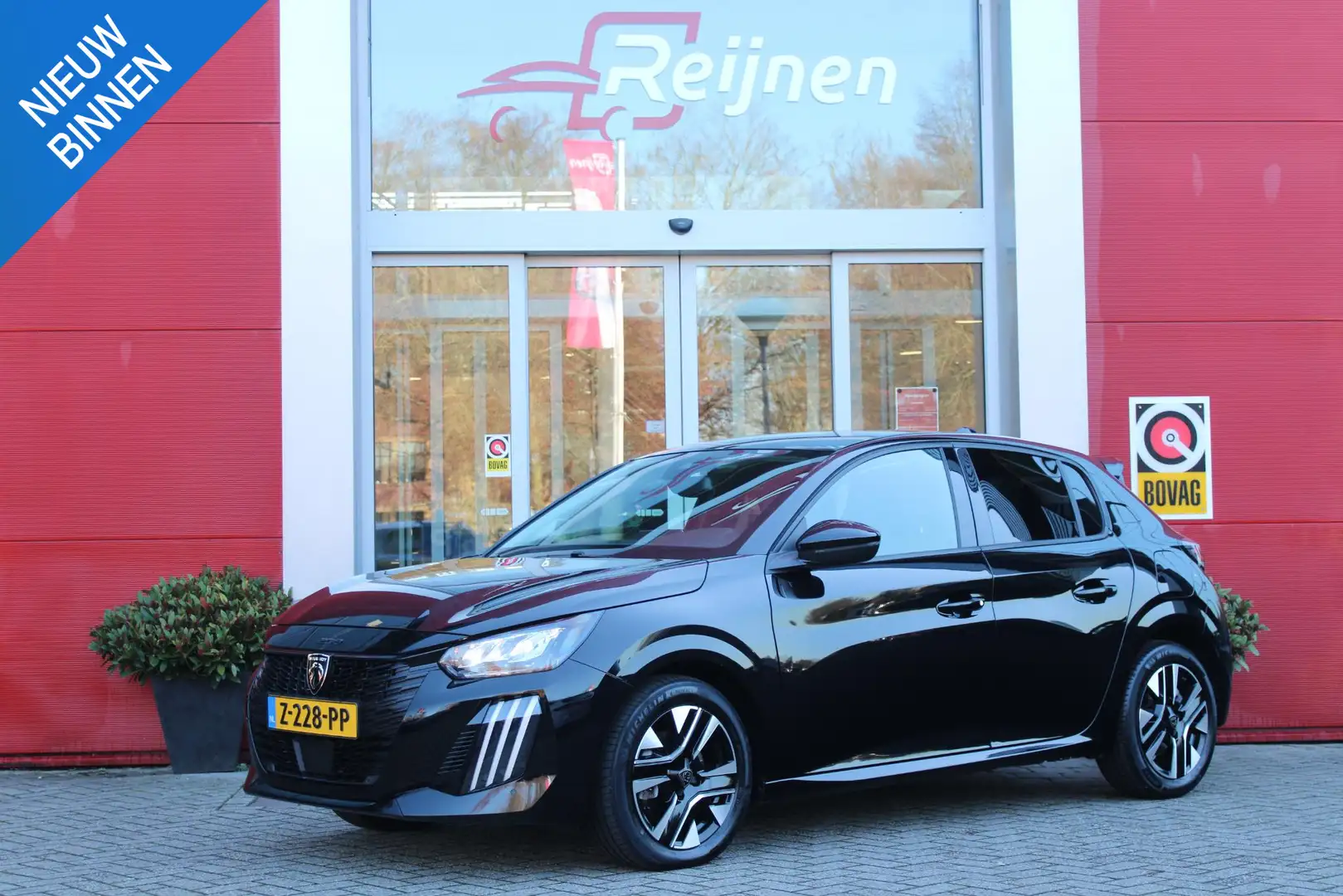 Peugeot 208 Hybrid 110PK e-DCS6 ALLURE | NAVIGATIE | DRAADLOZE Noir - 1