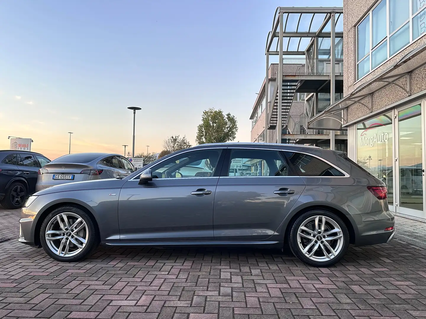 Audi A4 Avant 40TDI QUATTRO! S-LINE INT/EST! FARI MATRIX Gris - 2