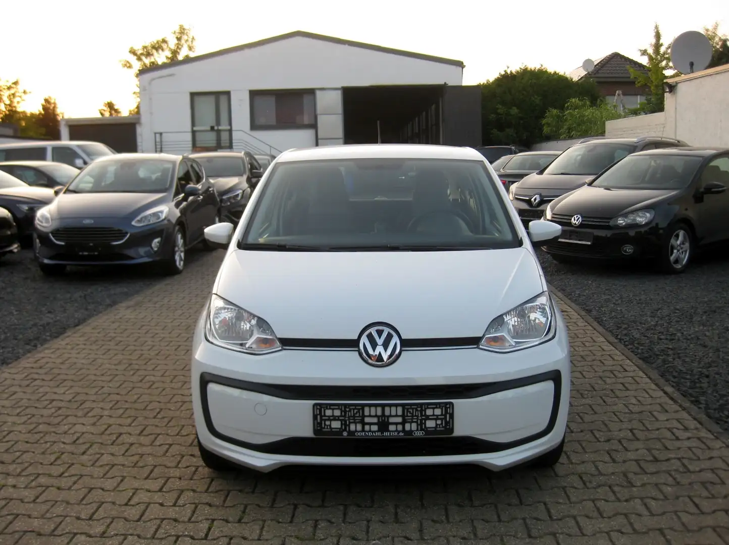 Volkswagen up! (BlueMotion Technology) Klima, 1.Hand Weiß - 2