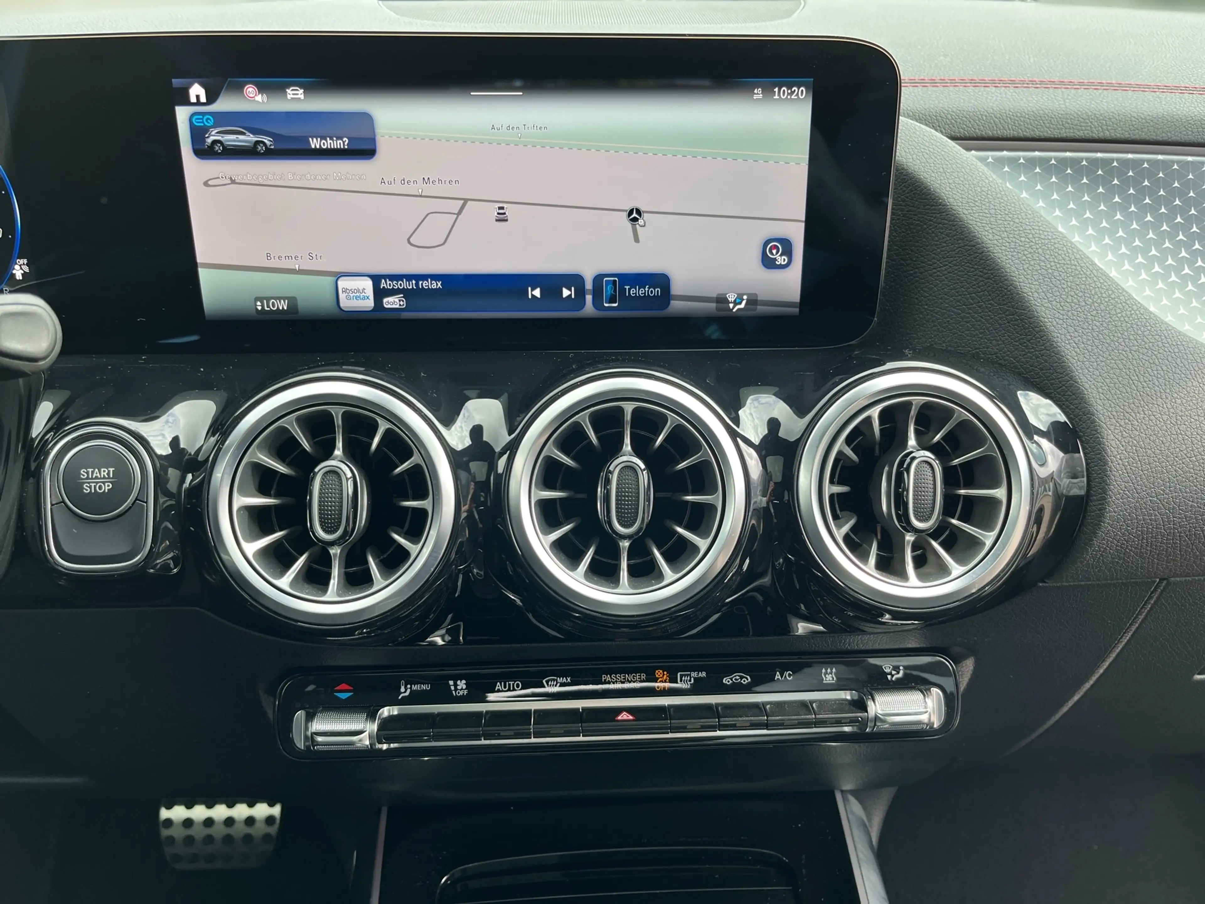 Mercedes-Benz EQA 250 + AMG+Pano+AHK+Distr.+LED+Night+Kamera+ — photo 12