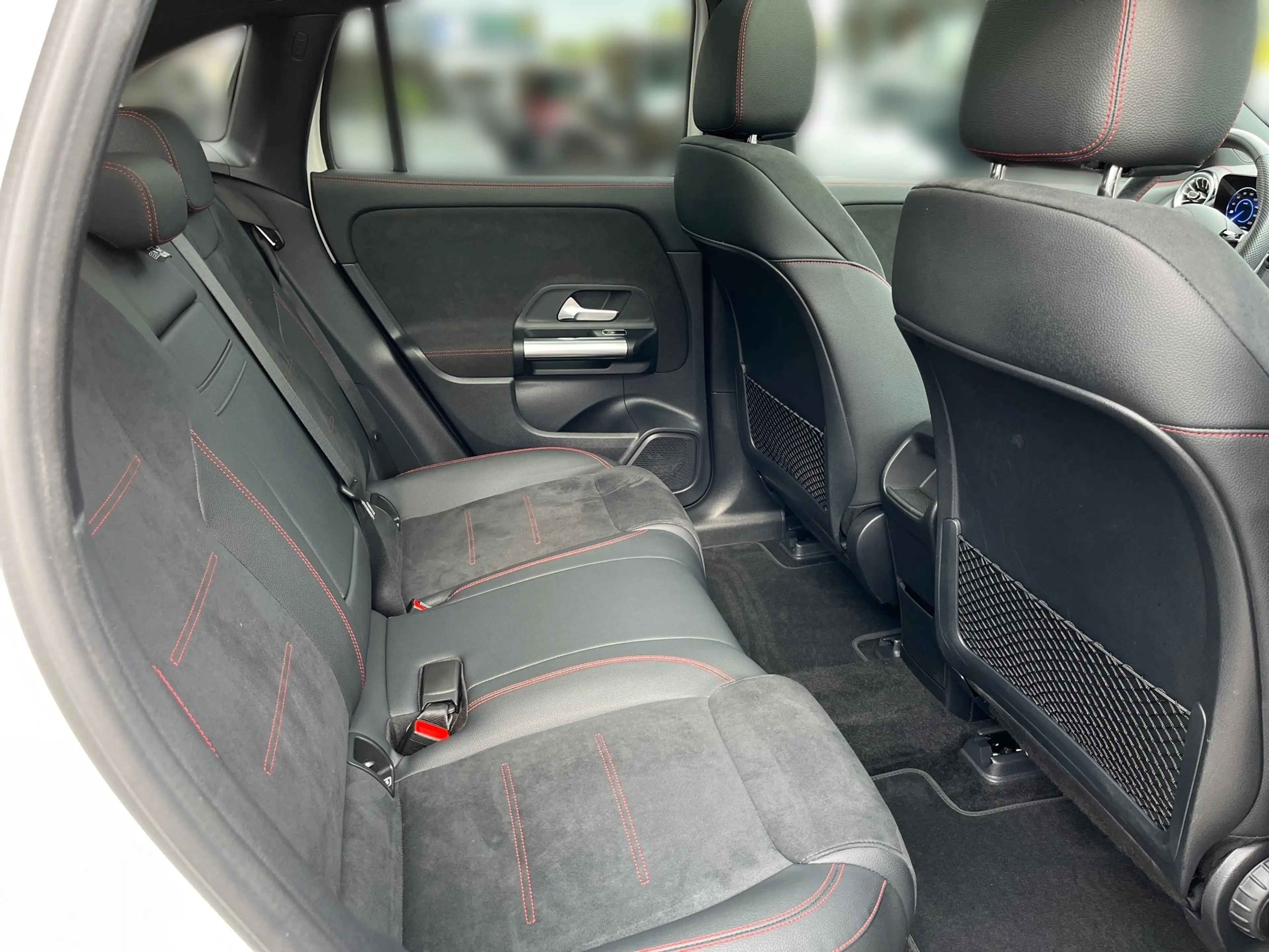Mercedes-Benz EQA 250 + AMG+Pano+AHK+Distr.+LED+Night+Kamera+ — photo 11