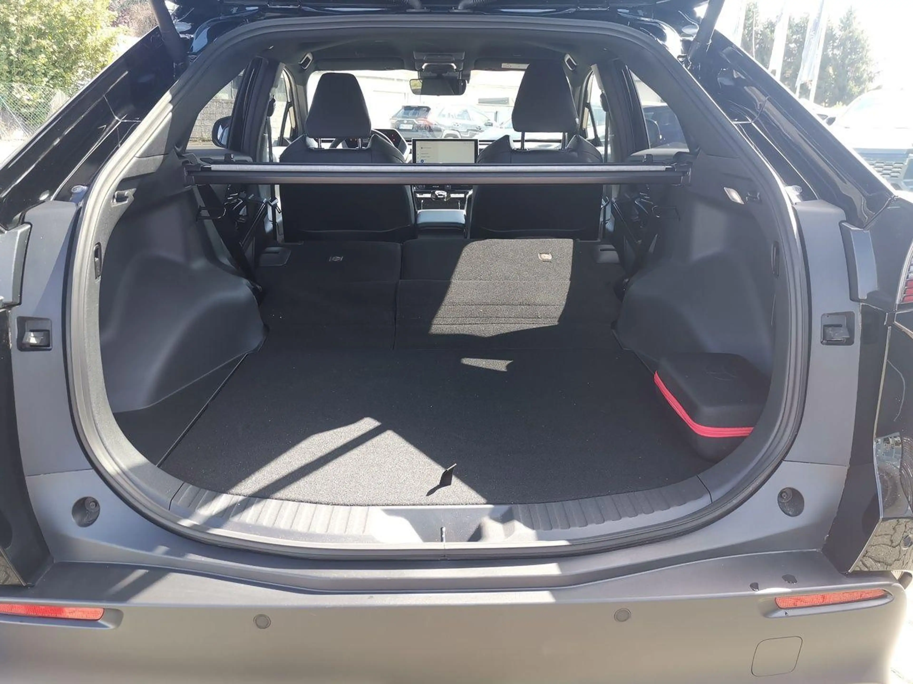 Toyota bZ4X FWD — photo 10