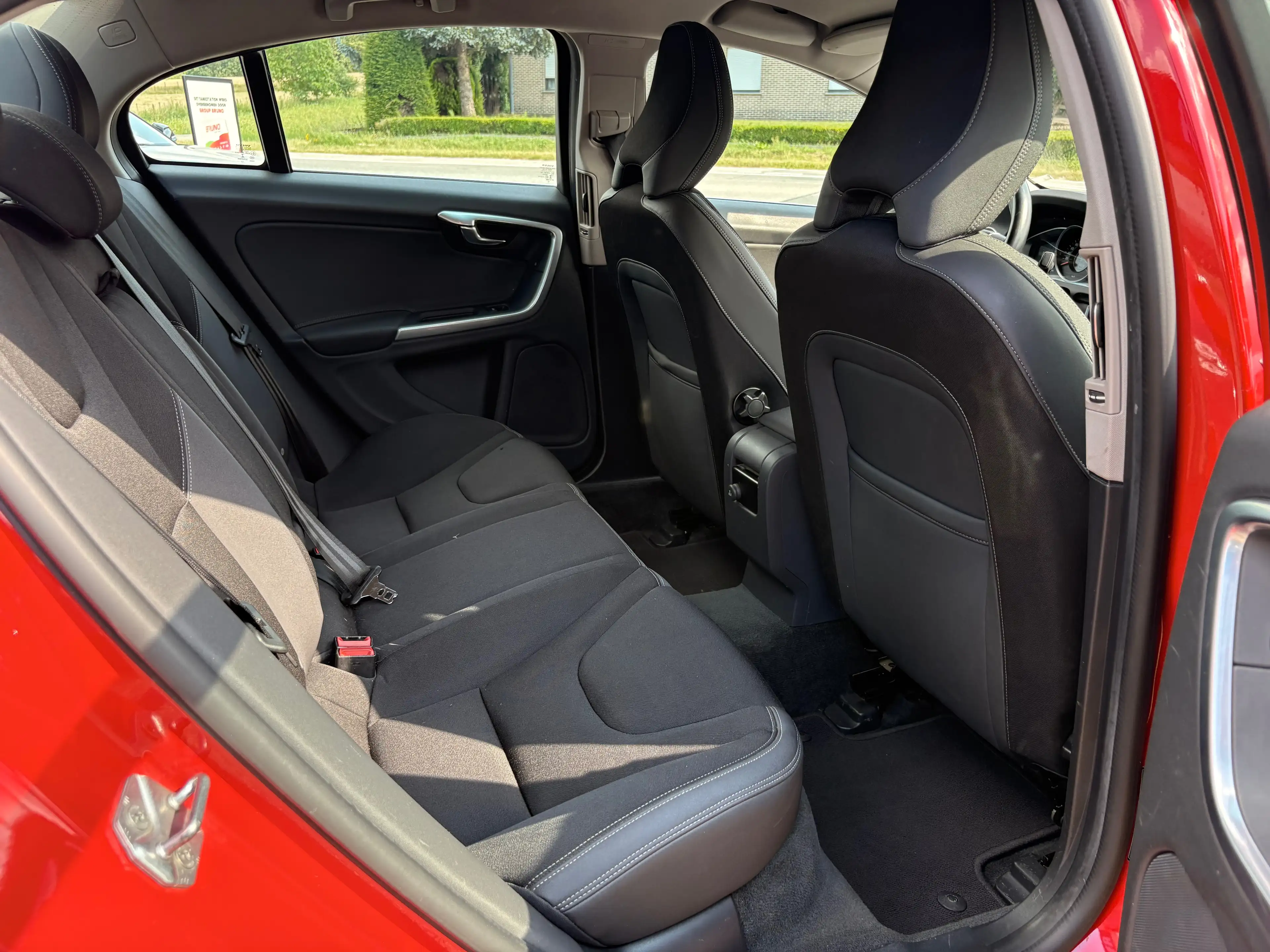 Volvo S60 2.0 D4 Momentum ** 133kw ** Euro 6 — photo 12