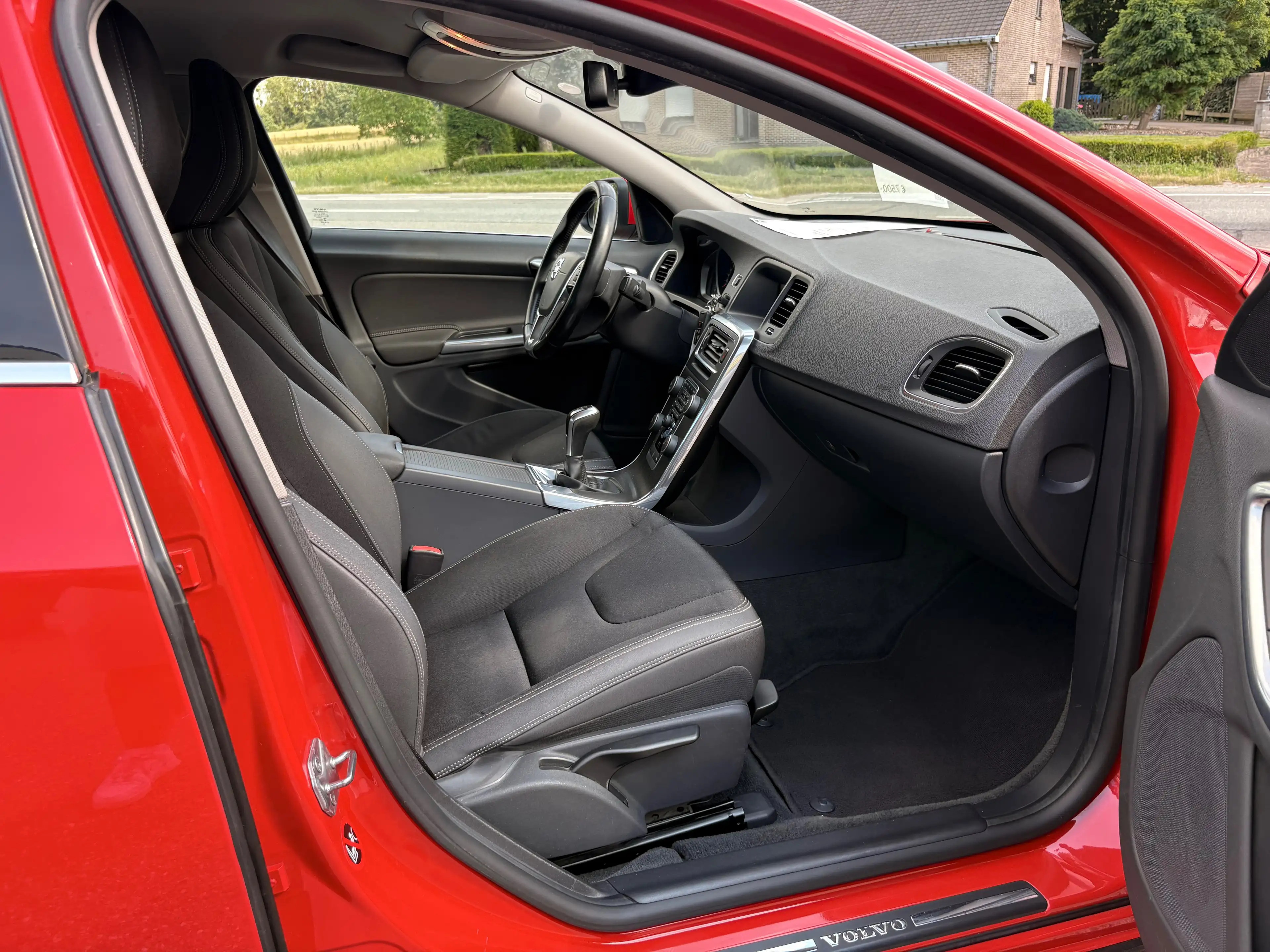 Volvo S60 2.0 D4 Momentum ** 133kw ** Euro 6 — photo 11