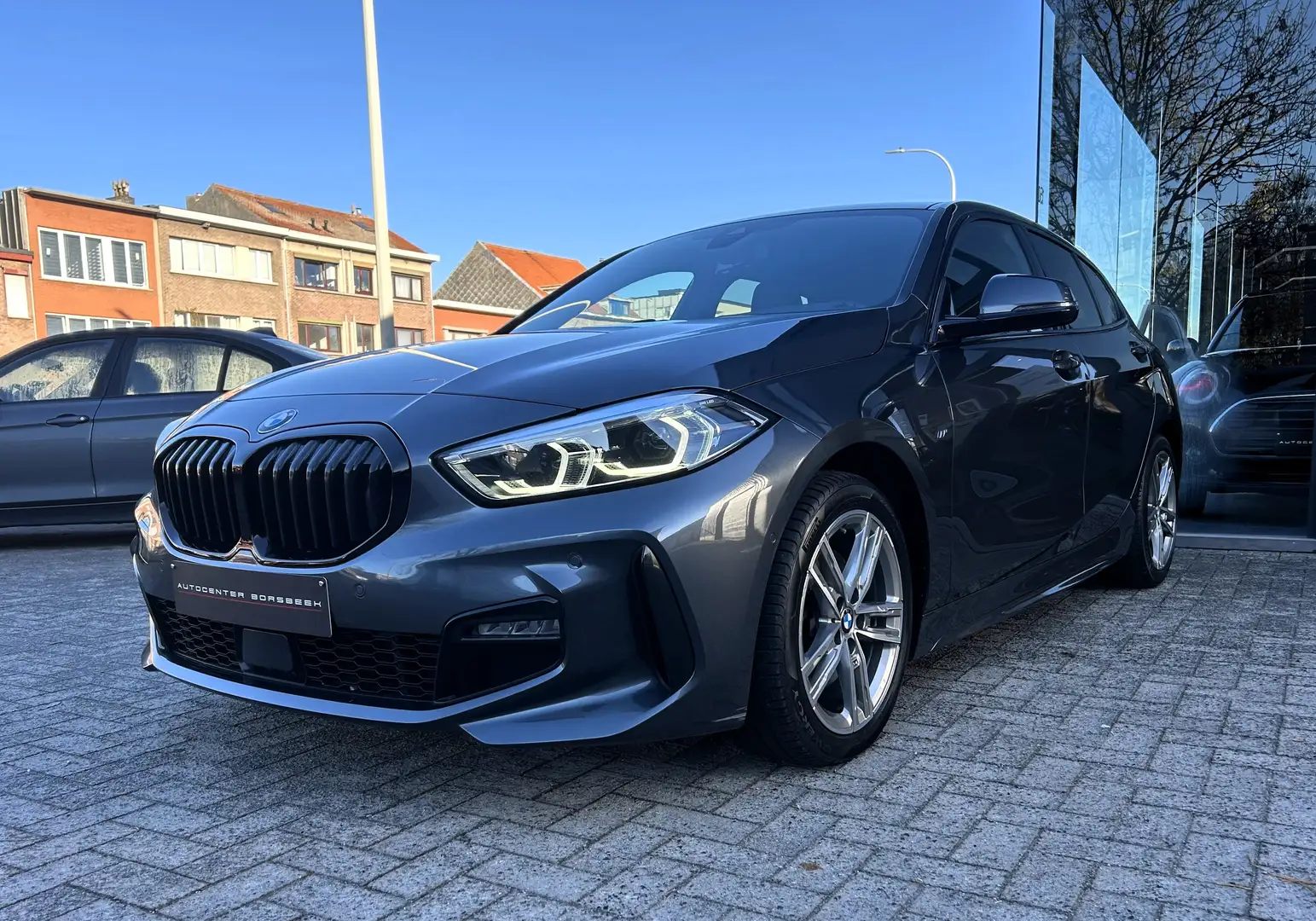BMW 118 i M Sport Automaat - Apple Carplay / Android Auto Gris - 2