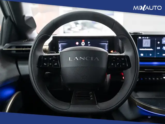 Lancia Ypsilon view 12