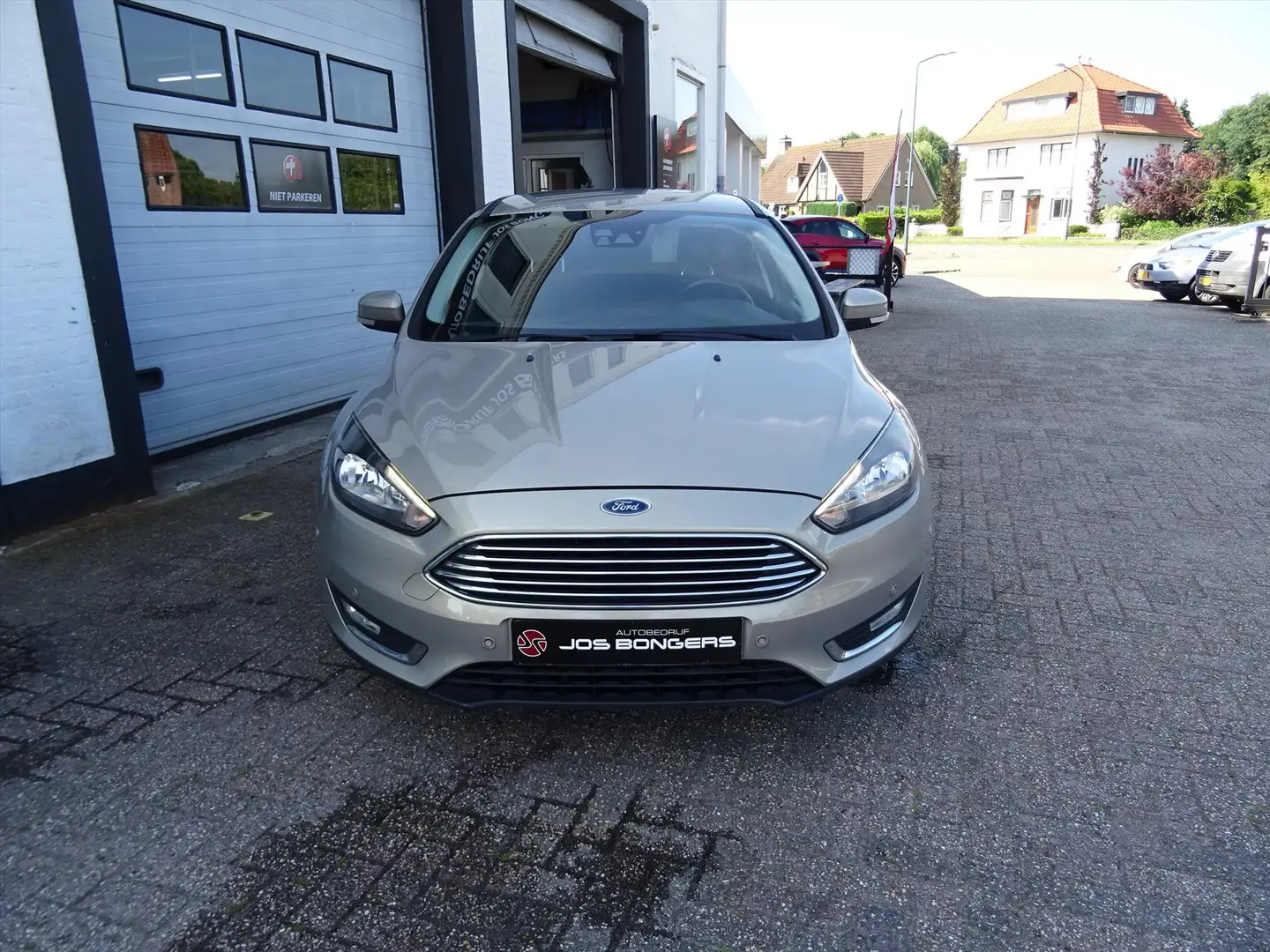 Ford Focus Wagon Grijs - 2