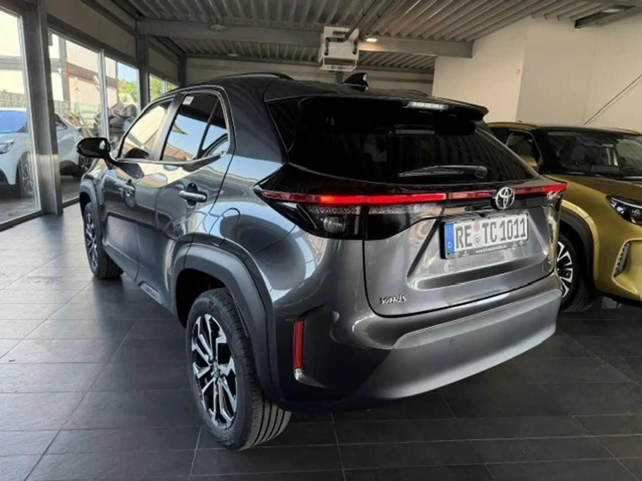 Toyota Yaris Cross 1.5 HEV TEAMPLAYER WINTER+SAFETY-PAKET 7