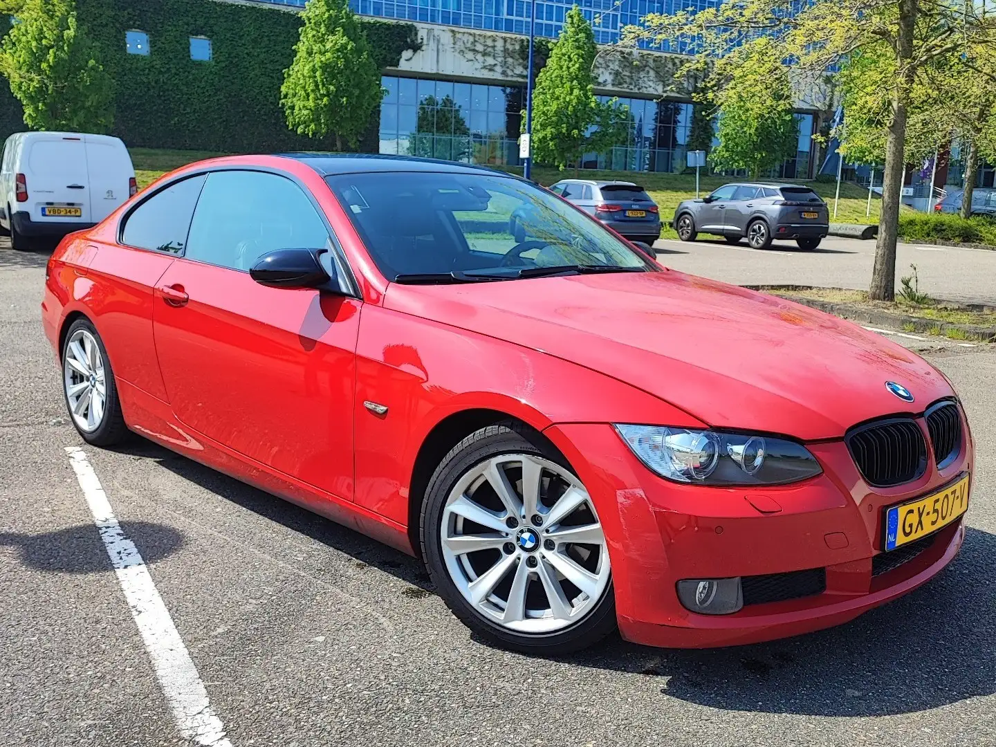 BMW 320 320i Coupe Aut. Rood - 1