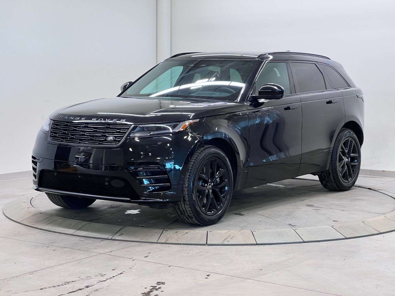 2026 Land Rover Range Rover Velar P250 Dynamic SE