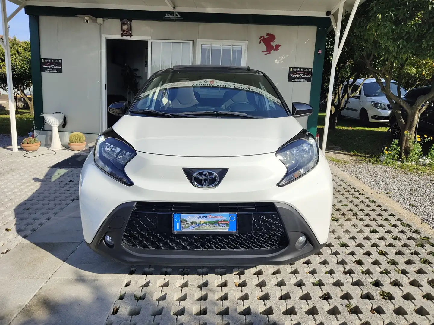 Toyota Aygo X 1.0 VVT-i 72 CV 5 porte Lounge Air Bianco - 2