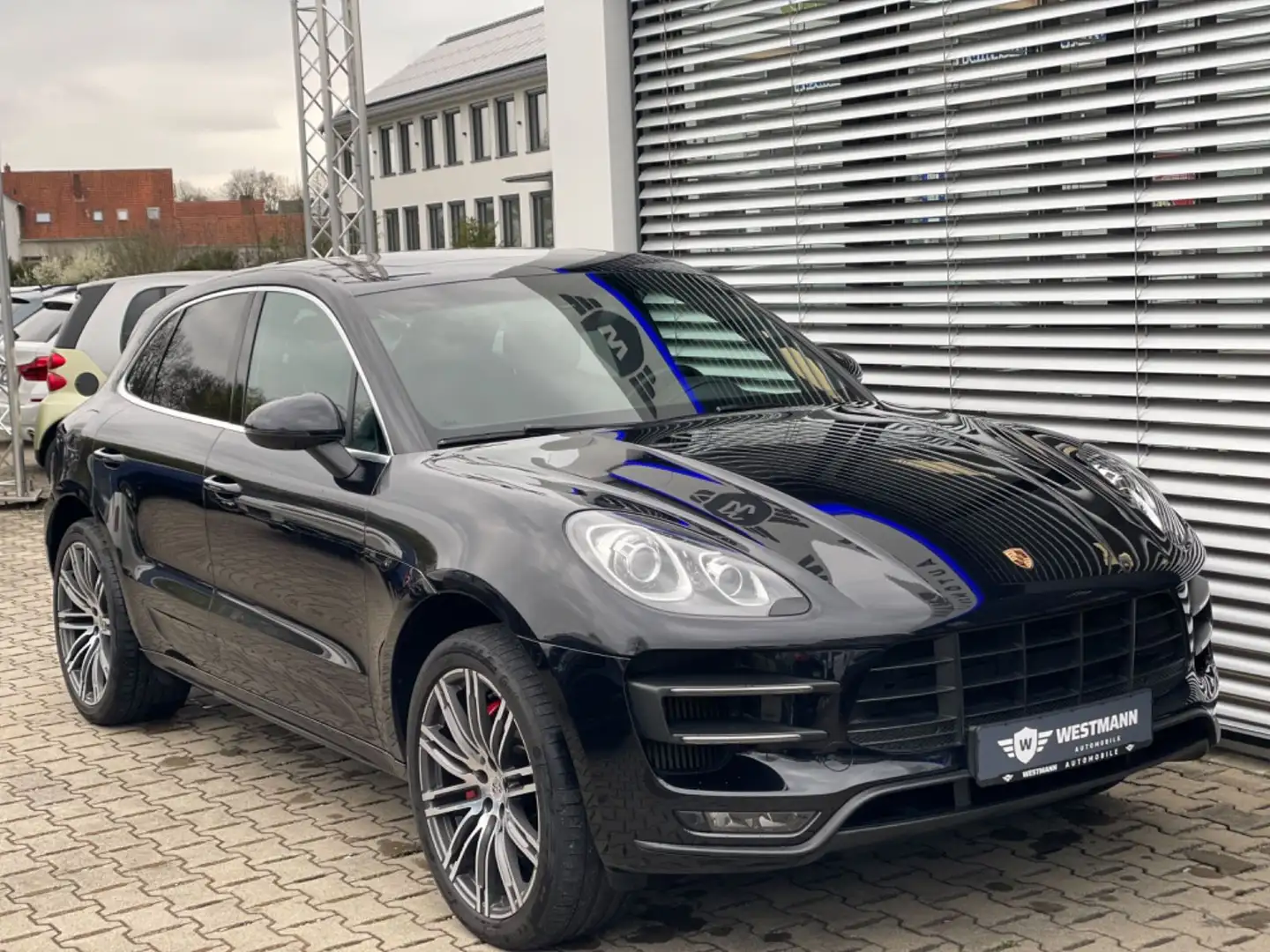Porsche Macan Turbo/ALUFELGEN/LED/PANORAMA-DACH/18-WEGE Schwarz - 2