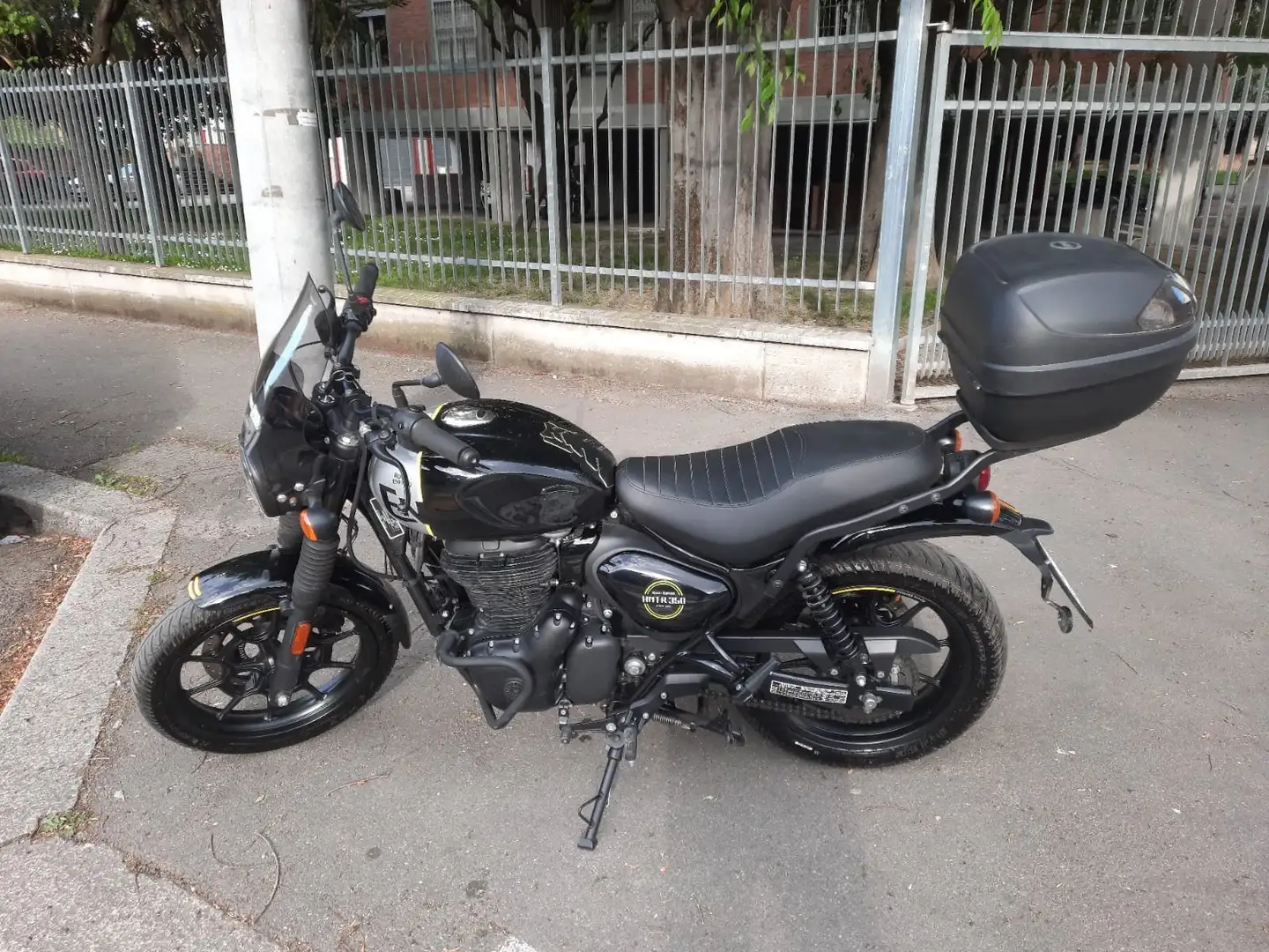 Royal Enfield Meteor 350 Negru - 1