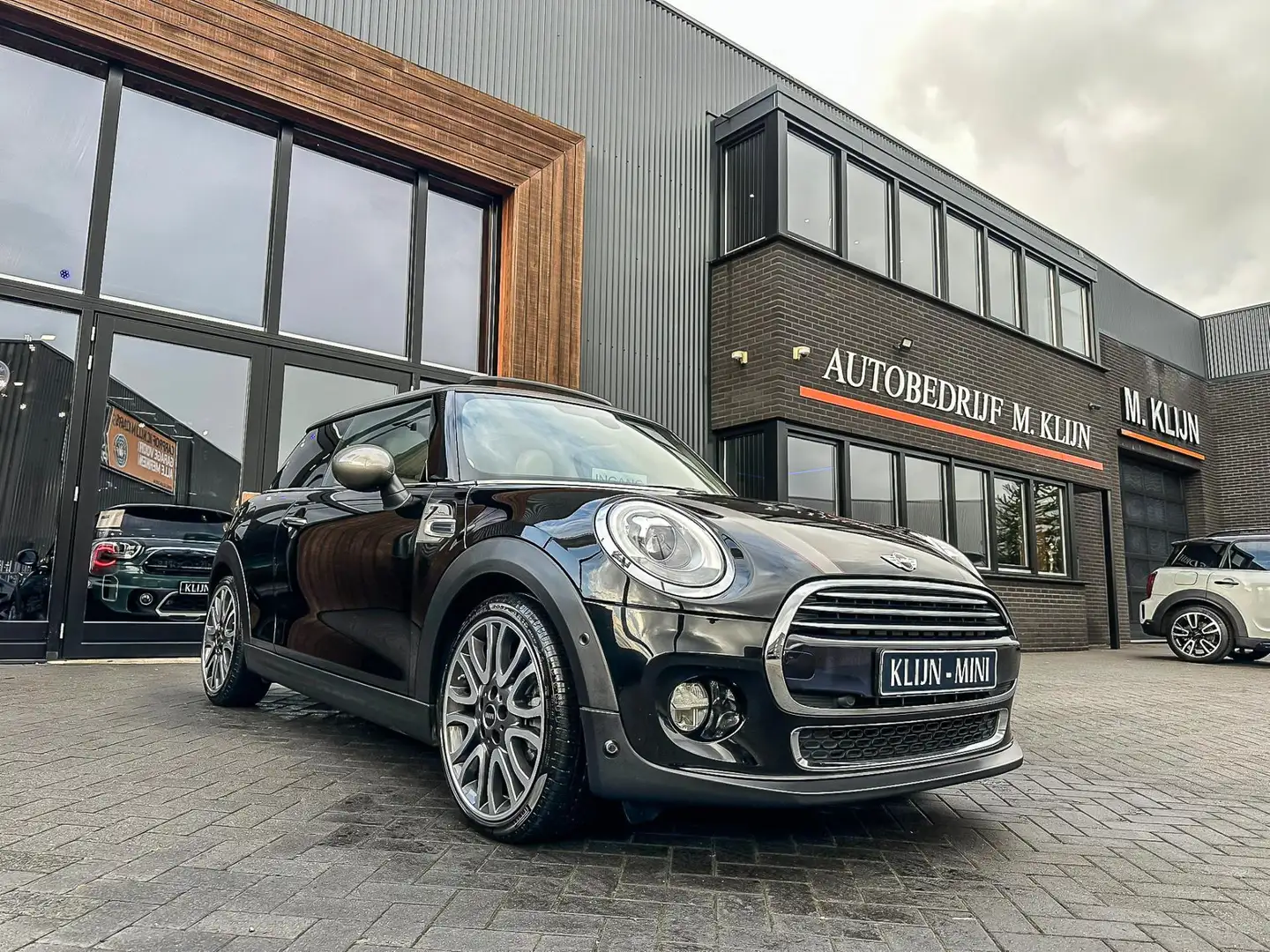 MINI Cooper Mini 1.5 Chili Seven Aut 136Pk/Lounge leer/Pano/Hk Noir - 1