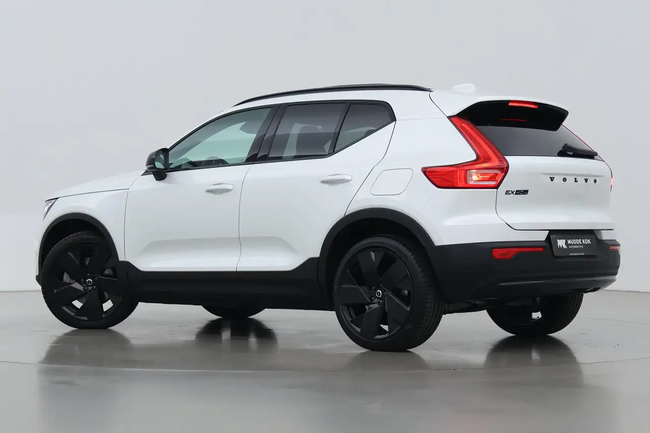 Volvo EX40 2026
