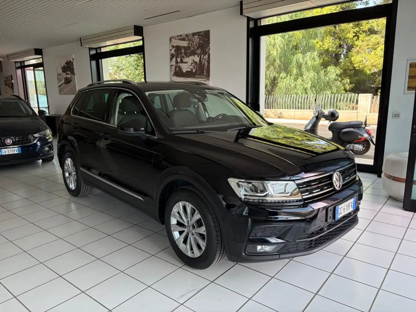 Volkswagen Tiguan Tiguan II 2016 2.0 tdi Advanced 150cv dsg Noir - 1