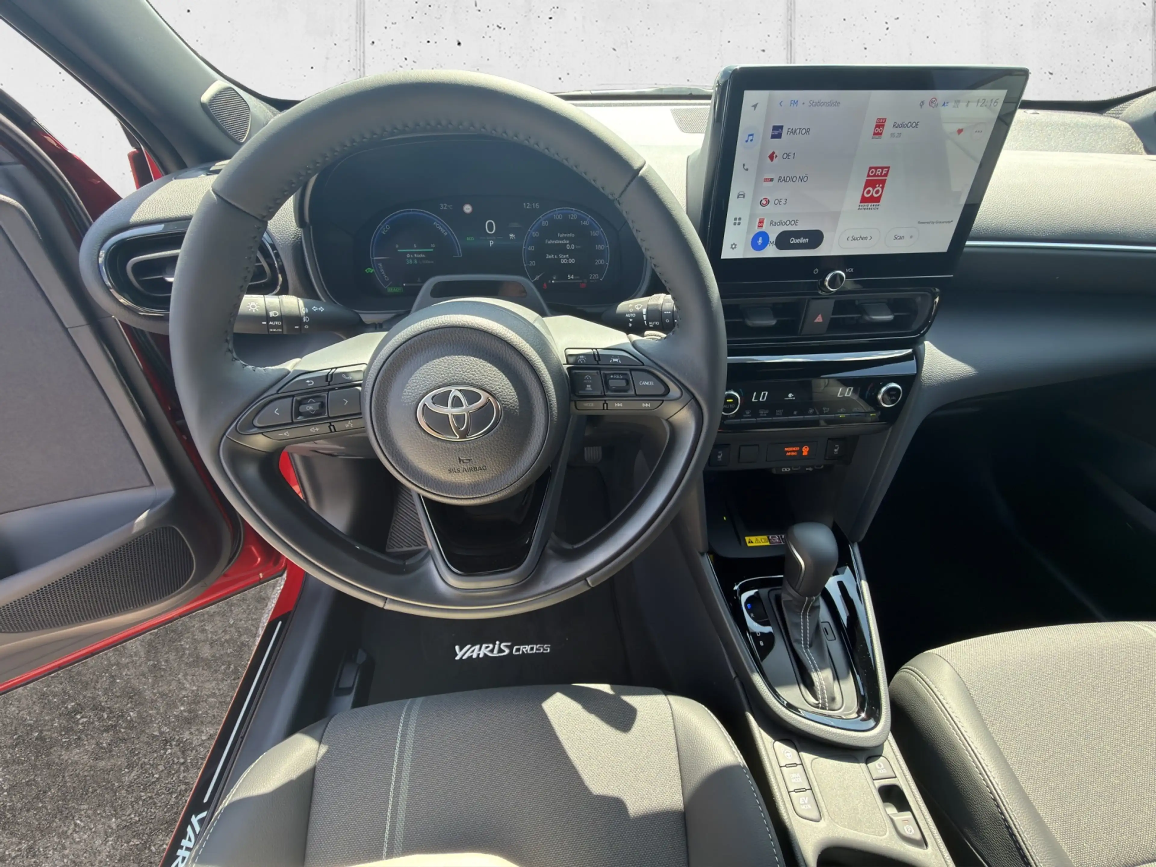 Toyota Yaris Cross HYBRID 2WD Style Advanced Safety Paket 5t. — photo 5
