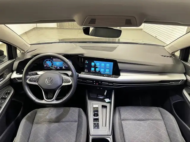 Volkswagen Golf view 12