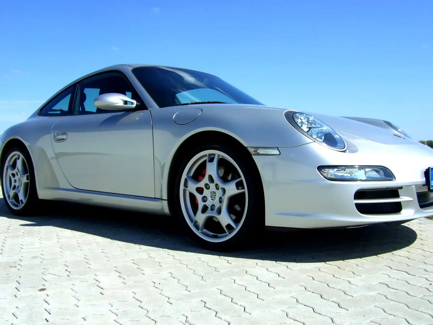 Porsche 911 Carrera S im Neuzustand Silber - 1