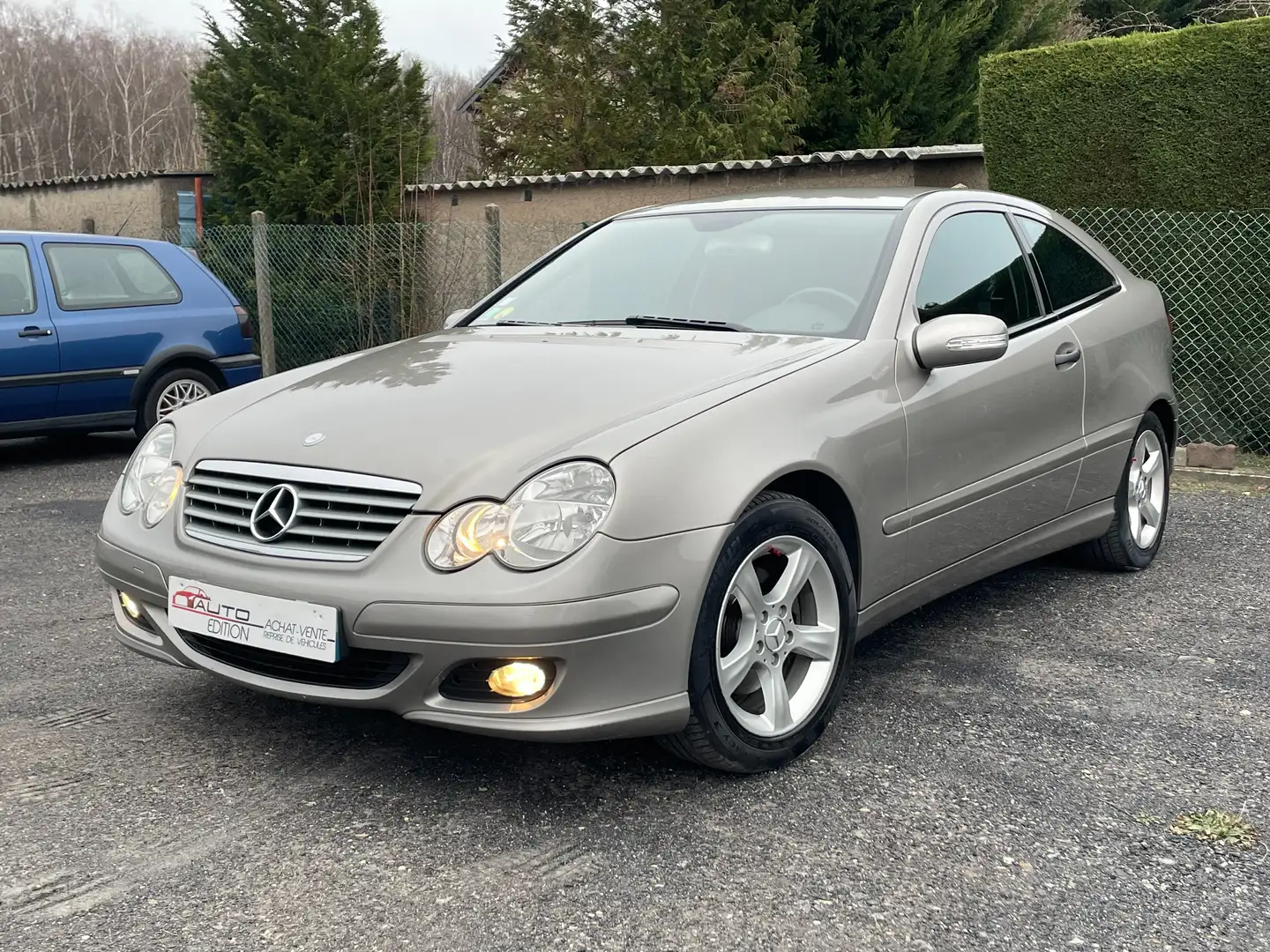 Mercedes-Benz C 200 Kompressor Coupé Sport Edition Auto. Beige - 1