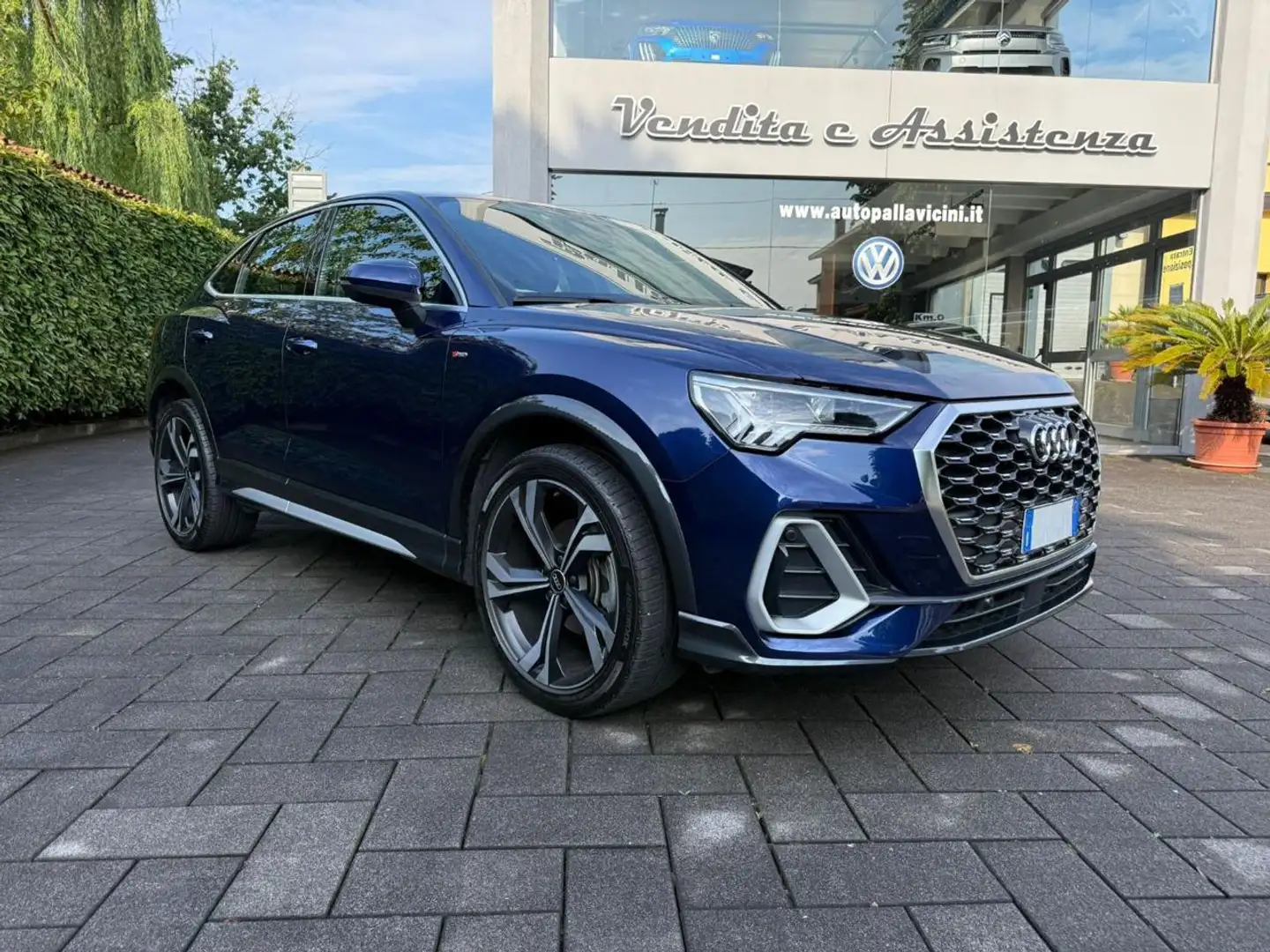 Audi Q3 SPB 35 TDI S-Tronic Identity Black con Pack Sline Blauw - 2