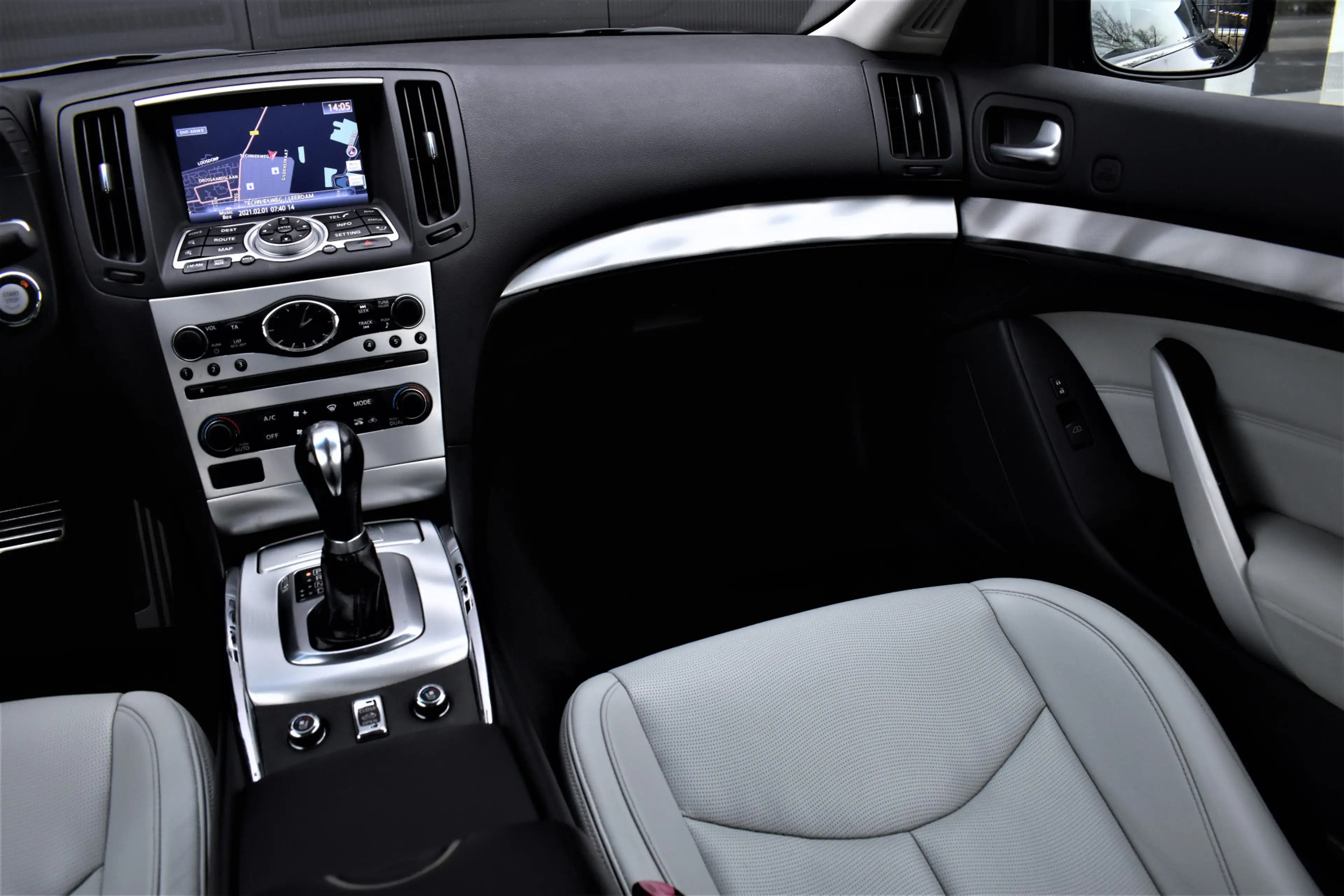 Infiniti G37 GT 320pk V6 Automaat Premium Org.NL Xenon/Navi/Led — photo 18