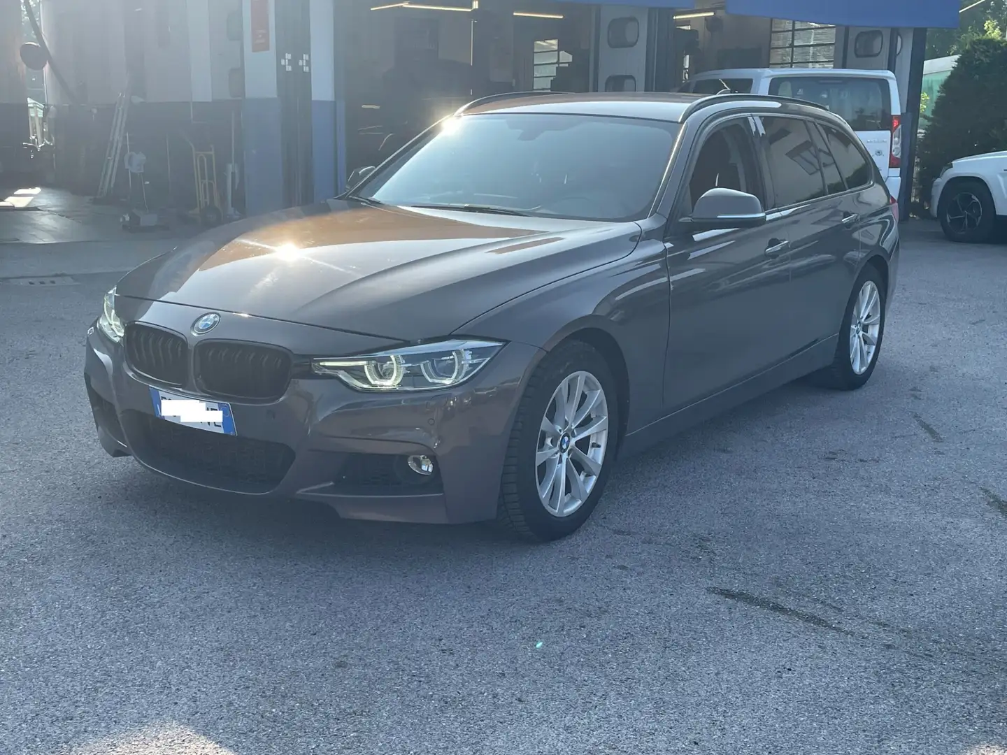 BMW 318 318D Bronzo - 1