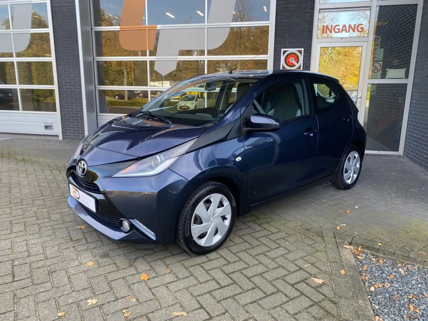 Toyota Aygo 1.0 VVT-i x-play Bleu - 2