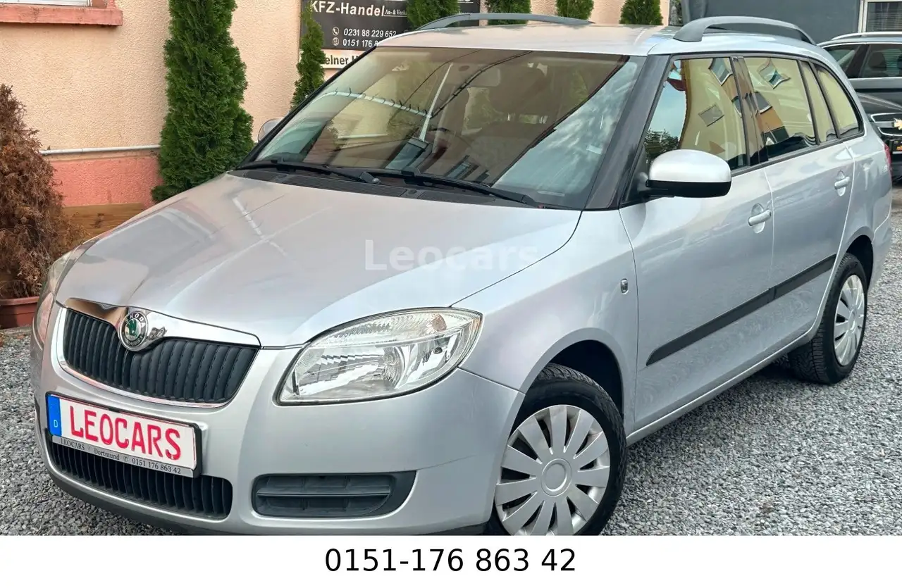 Skoda Fabia 1.4 Combi Ambiente Parksensor — photo 1 of 11