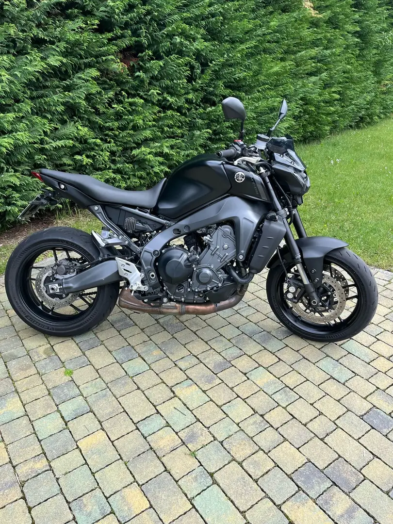 Yamaha MT-09 Tech Black - 1