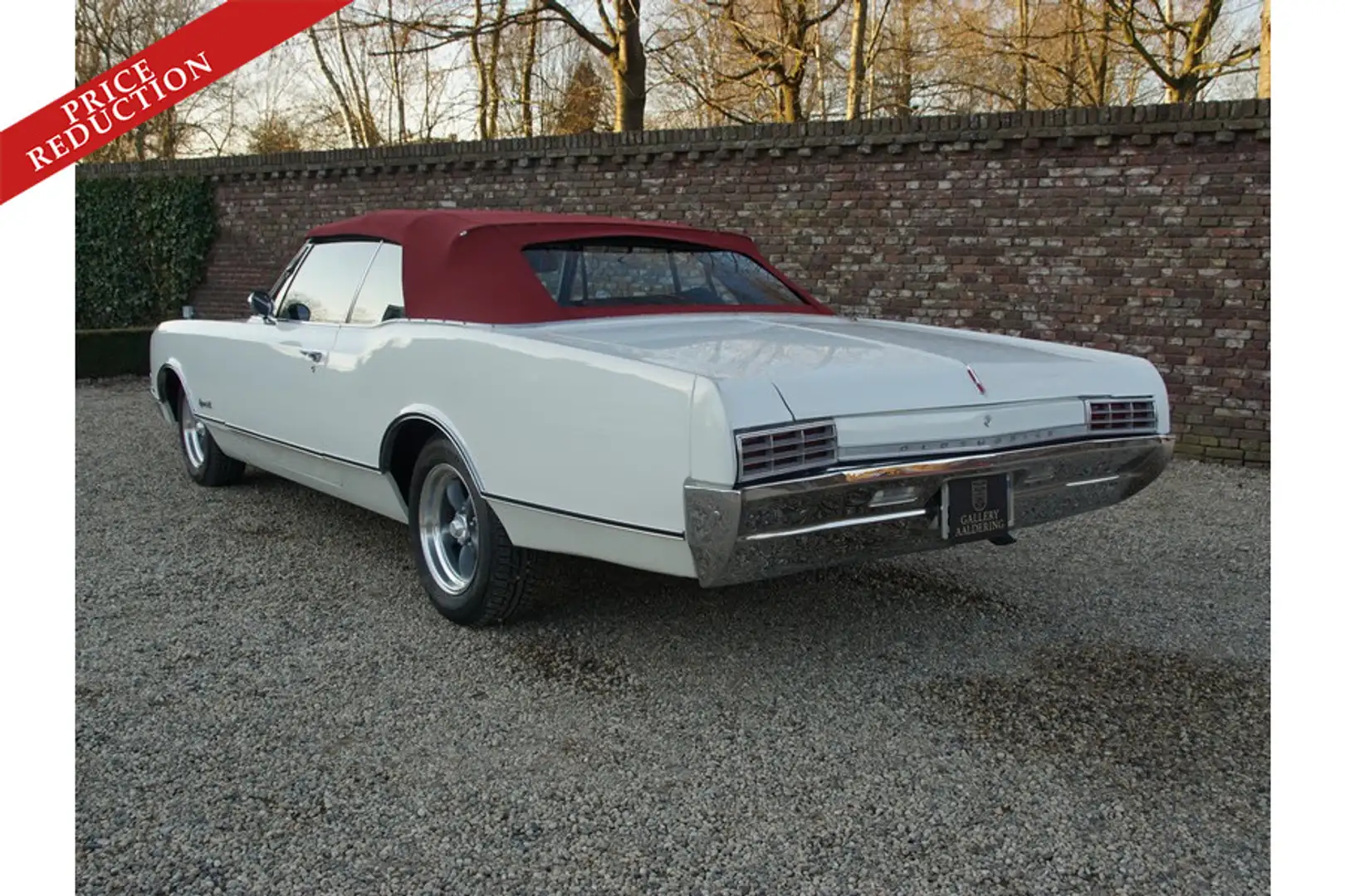 Oldsmobile Dynamic 88 Convertible PRICE REDUCTION! only 29.710 original Wit - 2