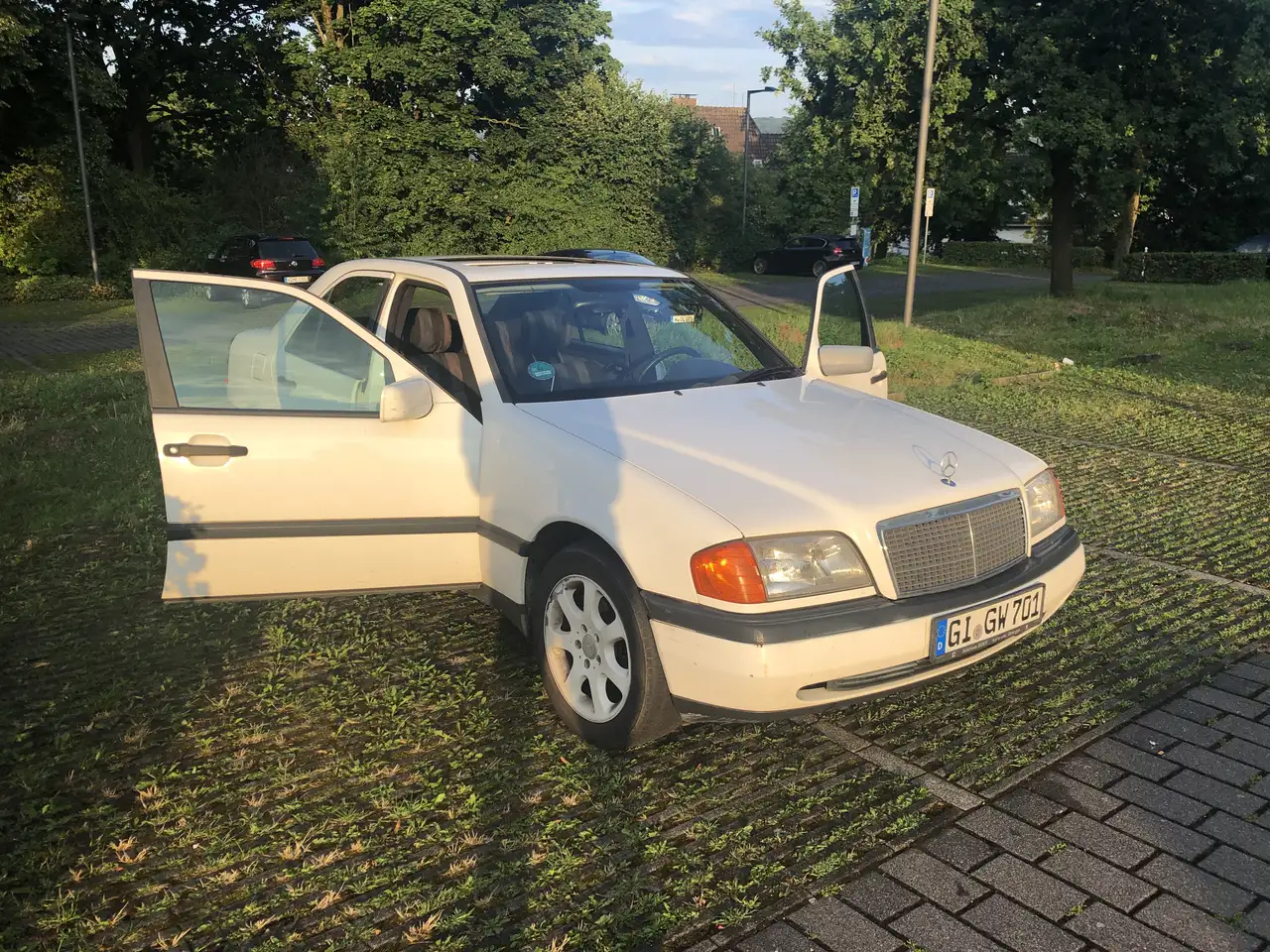 Mercedes-Benz C 180 Elegance Oldtimer, foto 3
