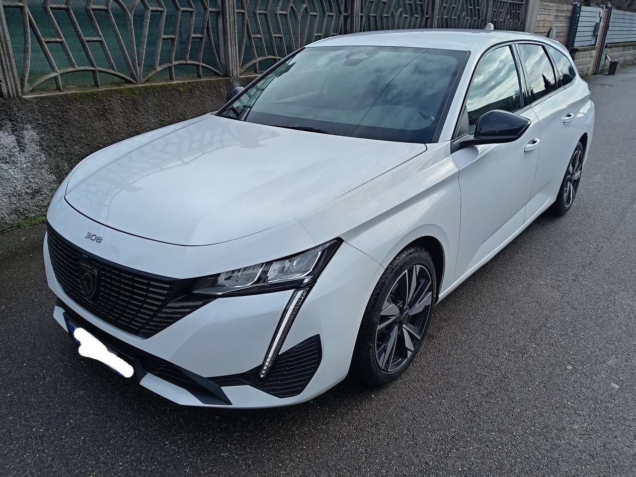 Peugeot 308 SW 1.5 bluehdi Allure s&s 130cv eat8 Iva esposta