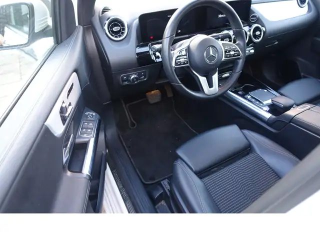Mercedes-Benz B-Class view 5