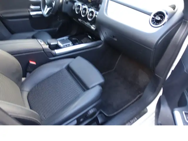 Mercedes-Benz B-Class view 8