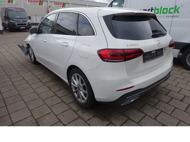 Mercedes-Benz B-Class view 2